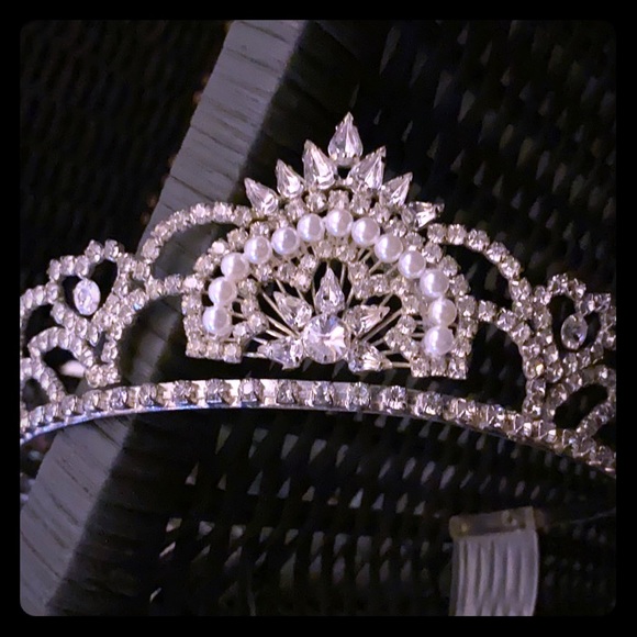 Swarovski Jewelry - Swarovski crystal and pearl tiara